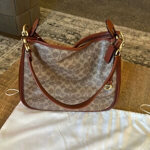 Coach Bag  signature canvas tote bag NWOT WITH DUST BAG